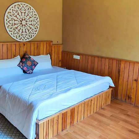 Incredible Guest House Jibhi Buitenkant foto