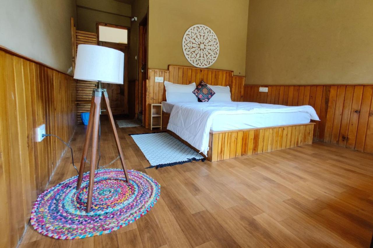 Incredible Guest House Jibhi Buitenkant foto